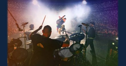 Coldplay entscheidet sich für DHL im Bereich Event Logistik. DHL – Coldplay Partnership (Photo Credit: @StevieRaeGibbs)