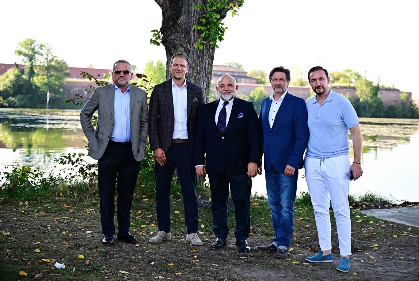 Die Macher (v.l.): Hüseyin Aygün (Gesellschafter Titanic Hotels), Micha-Patrick Hagel (Geschäftsführer Motorworld Manufaktur Berlin), Saim Aygün (Gesellschafter Titanic Hotels), Alexander Gregor (Standortleiter Motorworld Manufaktur Berlin) und Aytaç Aygün (President of the Berlin Executive Committee & Managing Director Titanic Hotels)