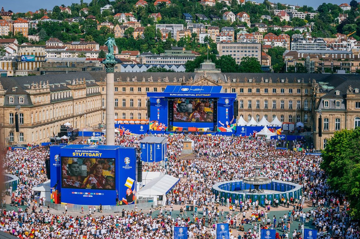  Stuttgart Fan Zone Schlossplatz (Copyright: in.Stuttgart, T. Niedermüller, Quelle / Herausgeber: Stuttgart-Marketing GmbH)