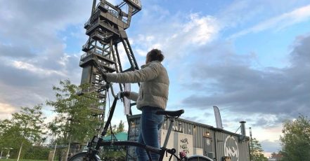 Krasse Trasse in Bochum – Die Trassenradel-Tour mit Sascha Scherhag führt die Radtour-Teilnehmenden u.a. zur Zeche Holland (Bildrechte: Bochum Marketing)