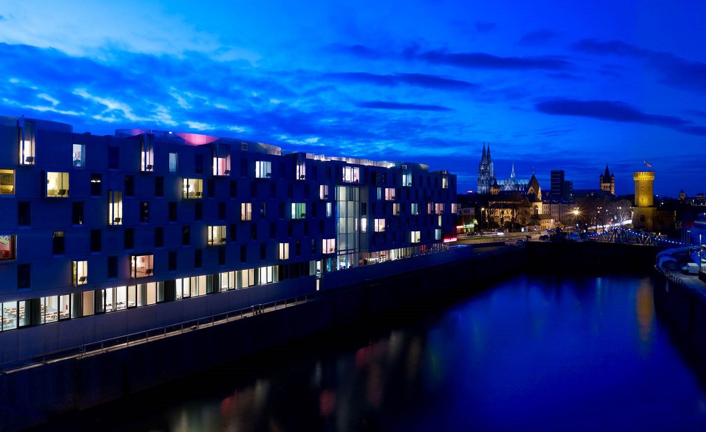 Außenansicht art'otel Cologne (Bildquelle: art'otel Cologne)