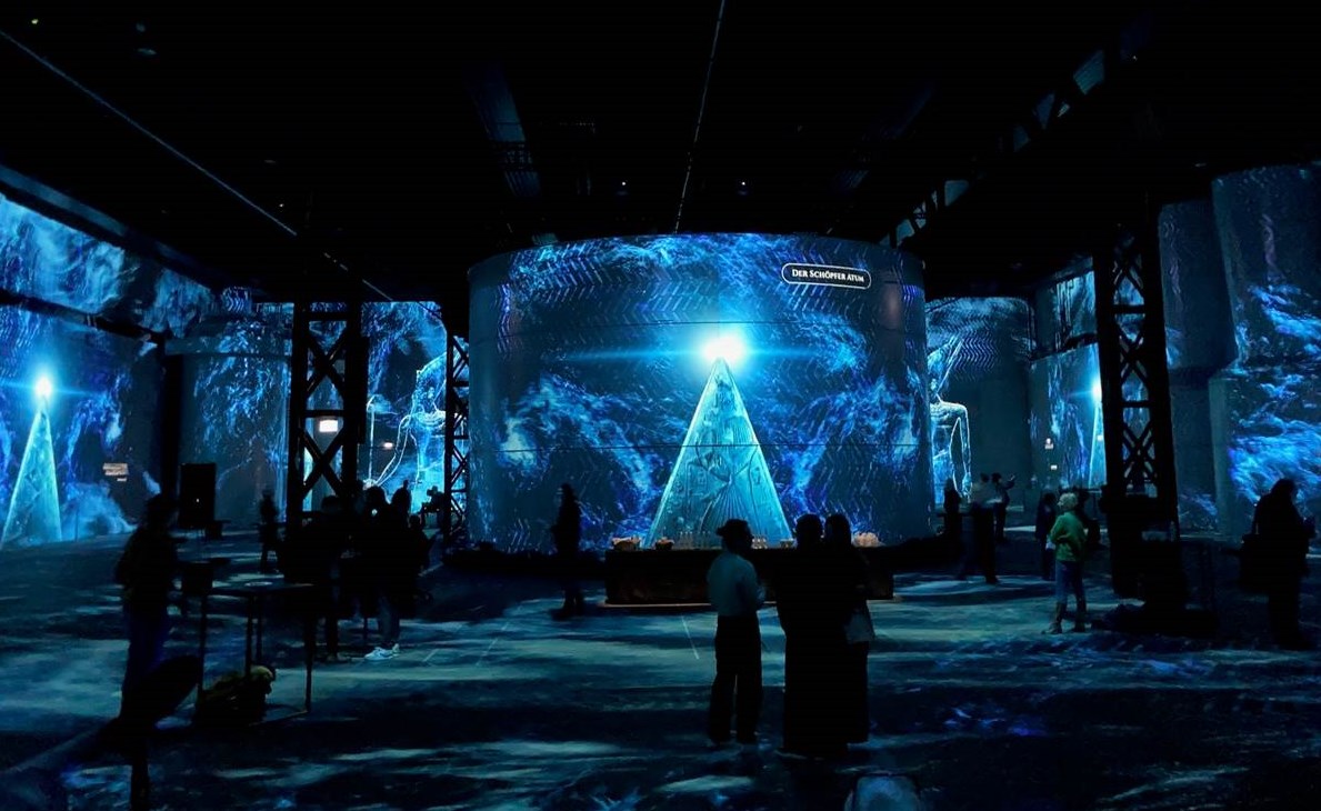 Im Reich der Pharaonen, Phoenix des Lumières, Dortmund. Szene aus der immersiven Kunstausstellung. (Foto: EventMasterBook.de x marketingScout.com Redaktion)
