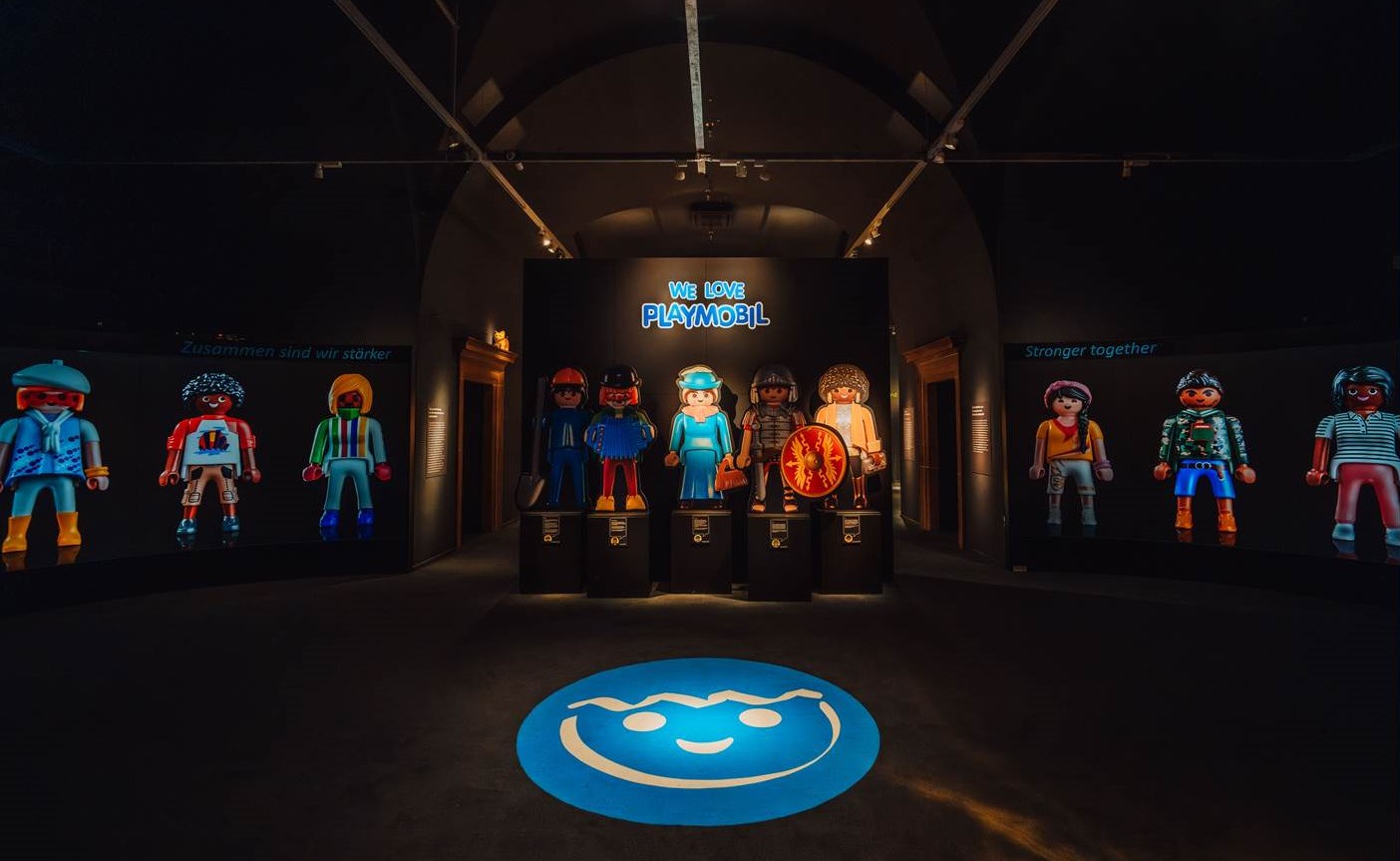 We Love PLAYMOBIL. 50 Jahre Spielgeschichten. Die Jubiläums-Ausstellung in Speyer wurde bis zum 2. Februar 2025 verlängert. (Foto / Copyright: Oliver Schaffer)