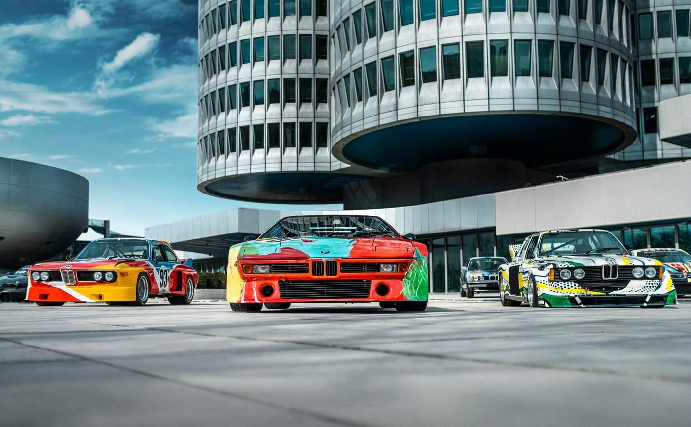 Modelle der BMW Art Car Collection, zu sehen vor der BMW Zentrale in München (Bildquelle: BMW Group)
