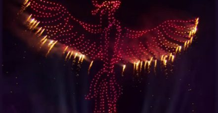 Diese Pyrodrohnen, die beim Schlagerboom Open Air 2025 den Live-Auftritt von Andrea Berg untermalten, sorgten für einen echten Gänsehaut-Moment. (Bild/Quelle: EventMasterBook.de Eventmagazin)