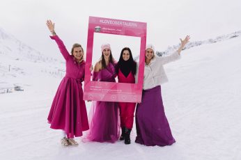 Einschwingen für Pink Ribbon – Szene vom Ladies-Ski-Event am 22. November 2025 in Obertauern (Foto / Copyright: Cristina Exenberger)