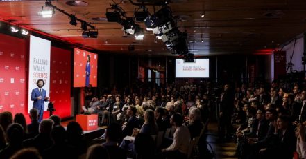 Szene vom Falling Walls Science Summit 2025, 6. bis 9. November in Berlin (Bildrechte / Quelle: Falling Walls Foundation gGmbH)