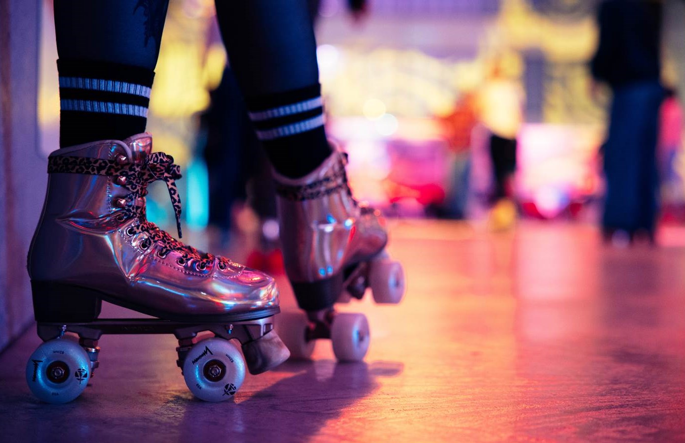 Neben der regulären Laufzeit warten auf der Zollverein-Rollschuhbahn Specials, wie SkateJam Workshops und Rollerdiscos auf die Rollschuhfans. (Copyright: Stiftung Zollverein, Lisa Warich)