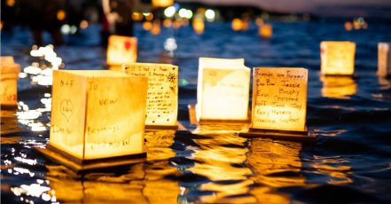 Impressionen vom Water Lantern Festival (Copyright: Fever)