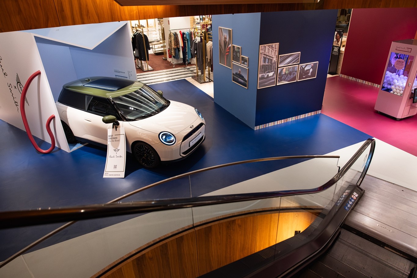 MINI x Paul Smith Pop-up Store im KaDeWe Berlin (Bildquelle: BMW Group / MINI)