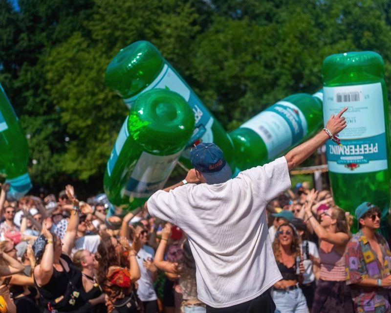 PFEFFI Guerilla-Gigs mit OK KID auf Festival-Campingplätzen im Sommer 2026 (Quelle: Rotkäppchen-Mumm | Copyright: PFEFFI)