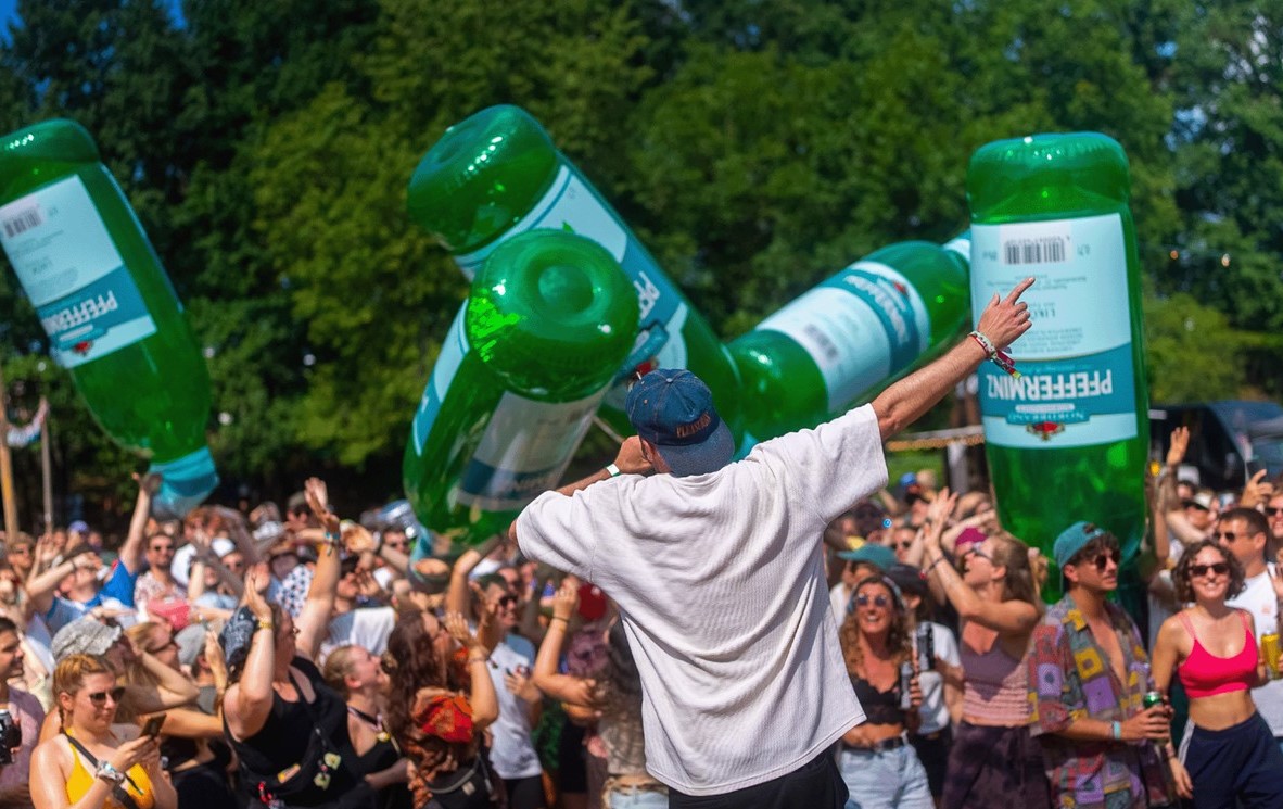 PFEFFI Guerilla-Gigs mit OK KID auf Festival-Campingplätzen im Sommer 2026 (Quelle: Rotkäppchen-Mumm | Copyright: PFEFFI)