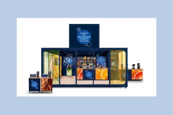 Der mobile Sodastream Roadshow-Trailer vereint moderne Bar-Elemente, digitale Inhalte und Stationen zum Selbstmixen von Sodastream-Getränken (Bildrechte: SodaStream)