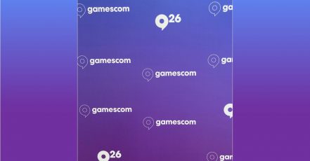 Logowand gamescom 2026, Pressebereich Koelnmesse (Foto/Collage: Redaktionsteam marketingScout.com und EventMasterBook.de; Hrsg. AdCoach Media)