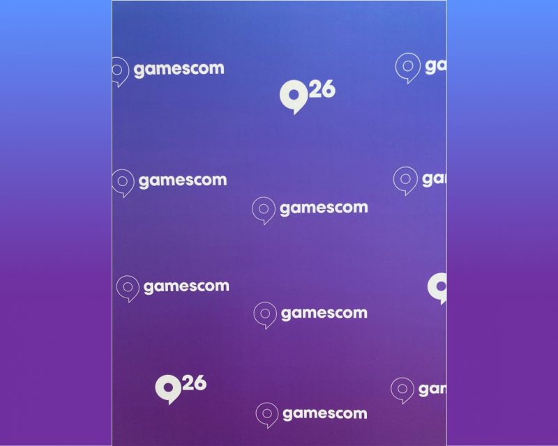 Logowand gamescom 2026, Pressebereich Koelnmesse (Foto/Collage: Redaktionsteam marketingScout.com und EventMasterBook.de; Hrsg. AdCoach Media)