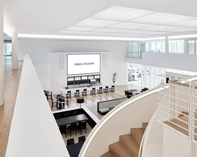 Das Engel & Völkers Global Headquarter in Hamburg kann ab sofort als Eventlocation von externen Firmen und Marken gebucht werden (Copyright: Engel & Völkers)